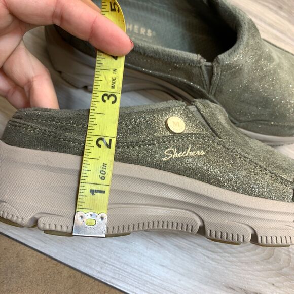 Martha Stewart x Skechers Relaxed Fit Vegan Clogs Easy Going Olive Size 7 Shoes - Picture 10 of 11